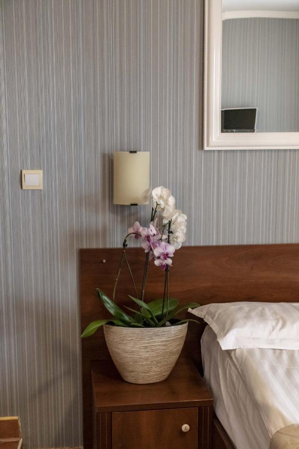Mali Hotel Porat Budva Ngoại thất bức ảnh