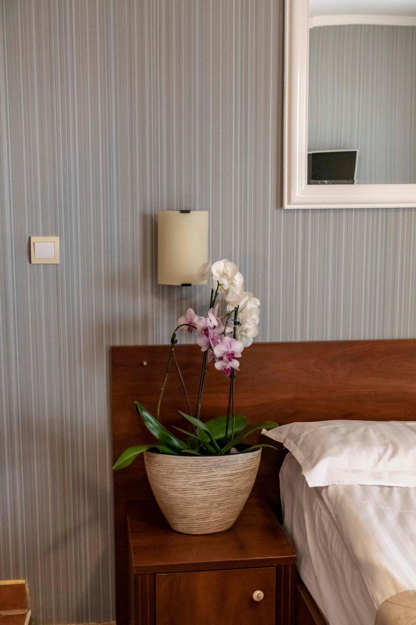 Mali Hotel Porat Budva Ngoại thất bức ảnh